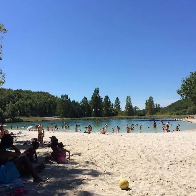 Peaceful Gite With Stunning Pool Near Market Town Montaigu-de-Quercy 0*,  Francie