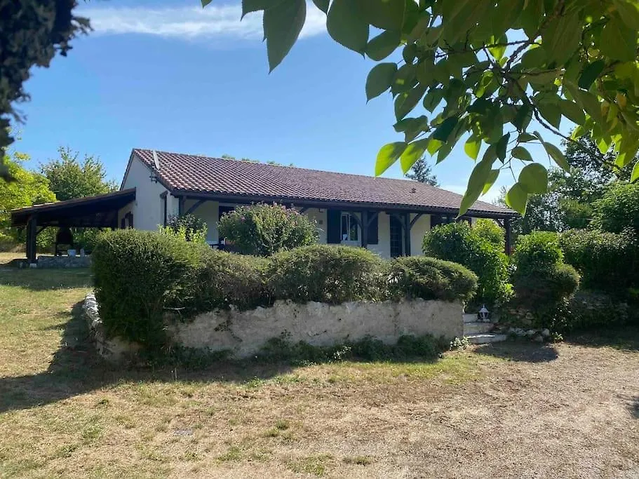Peaceful Gite With Stunning Pool Near Market Town Montaigu-de-Quercy 0*,  Francie