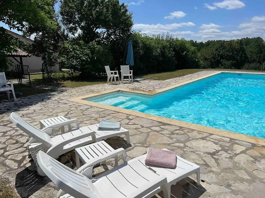 Peaceful Gite With Stunning Pool Near Market Town Montaigu-de-Quercy Francie